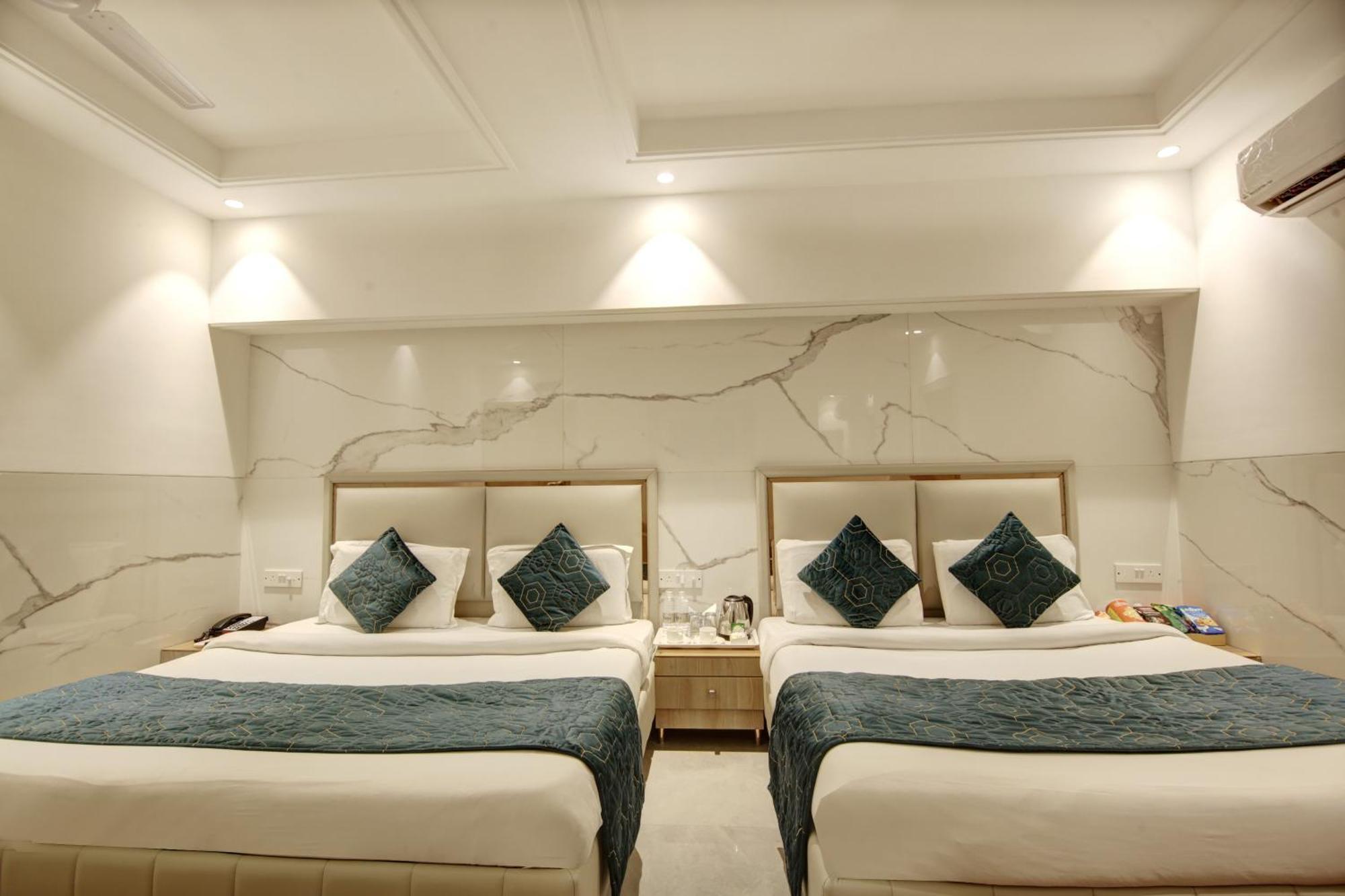 Hotel Transit International- Aerocity Delhi Airport New Delhi Bagian luar foto