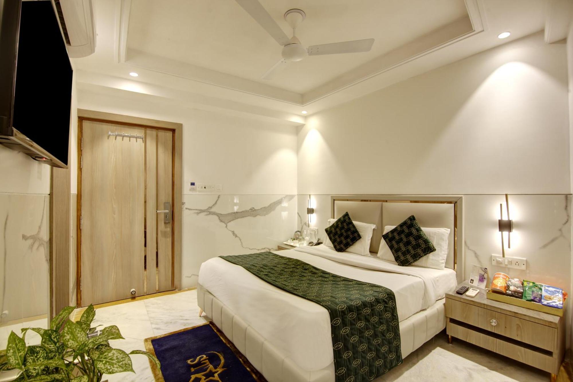 Hotel Transit International- Aerocity Delhi Airport New Delhi Bagian luar foto