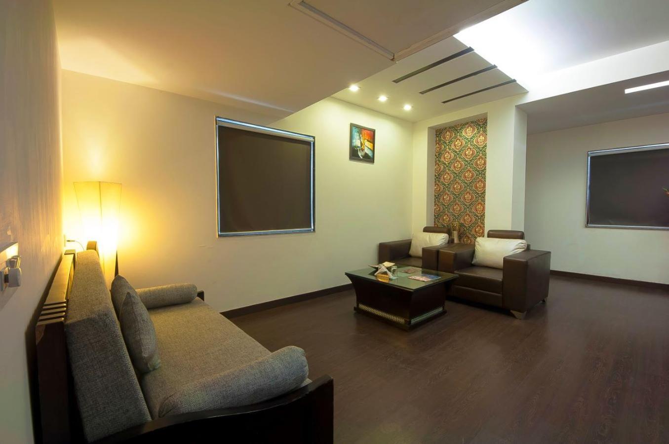 Hotel Transit International- Aerocity Delhi Airport New Delhi Bagian luar foto