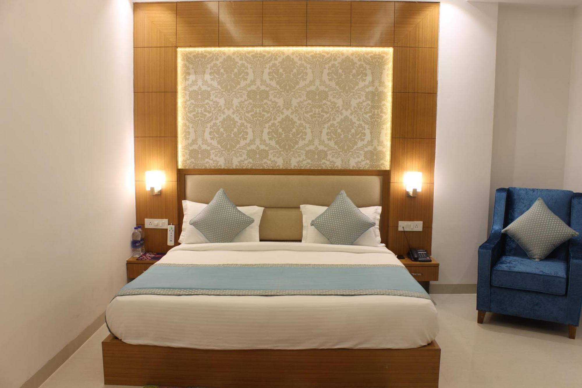 Hotel Transit International- Aerocity Delhi Airport New Delhi Bagian luar foto