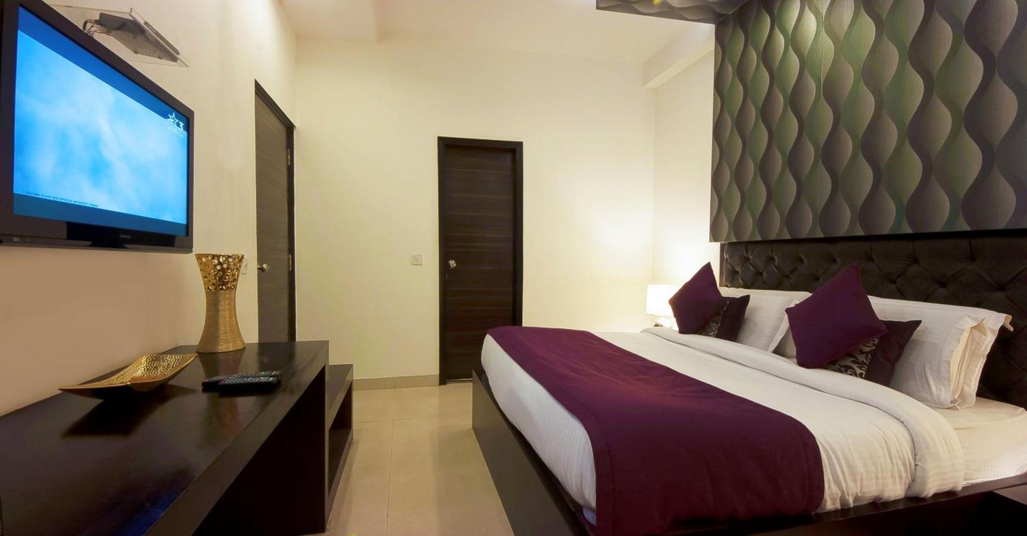 Hotel Transit International- Aerocity Delhi Airport New Delhi Bagian luar foto