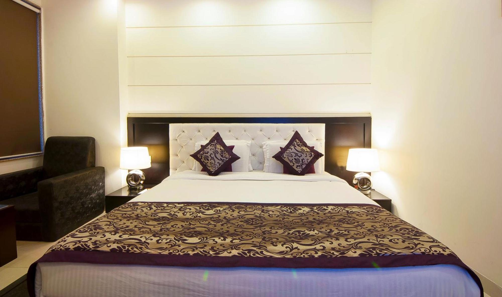 Hotel Transit International- Aerocity Delhi Airport New Delhi Bagian luar foto